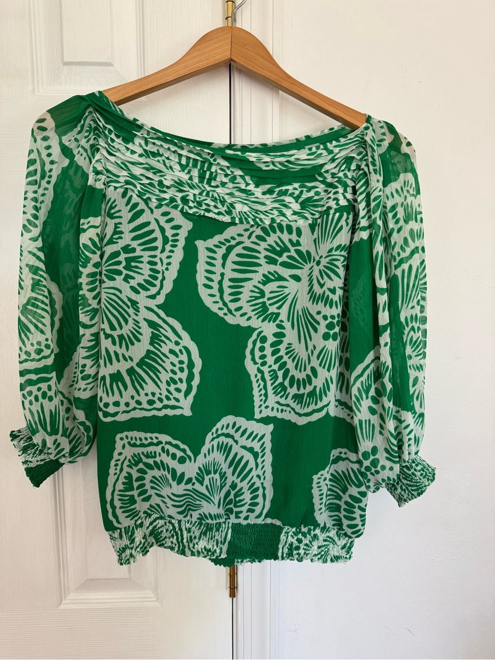 BCBGMaxAzria Emerald Green Off Shoulder Boho Peasant Blouse Floral Print Top XS
